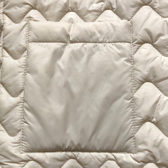💕Host Pick💕Beige Quilted Hooded Vest - Picture 14 of 17